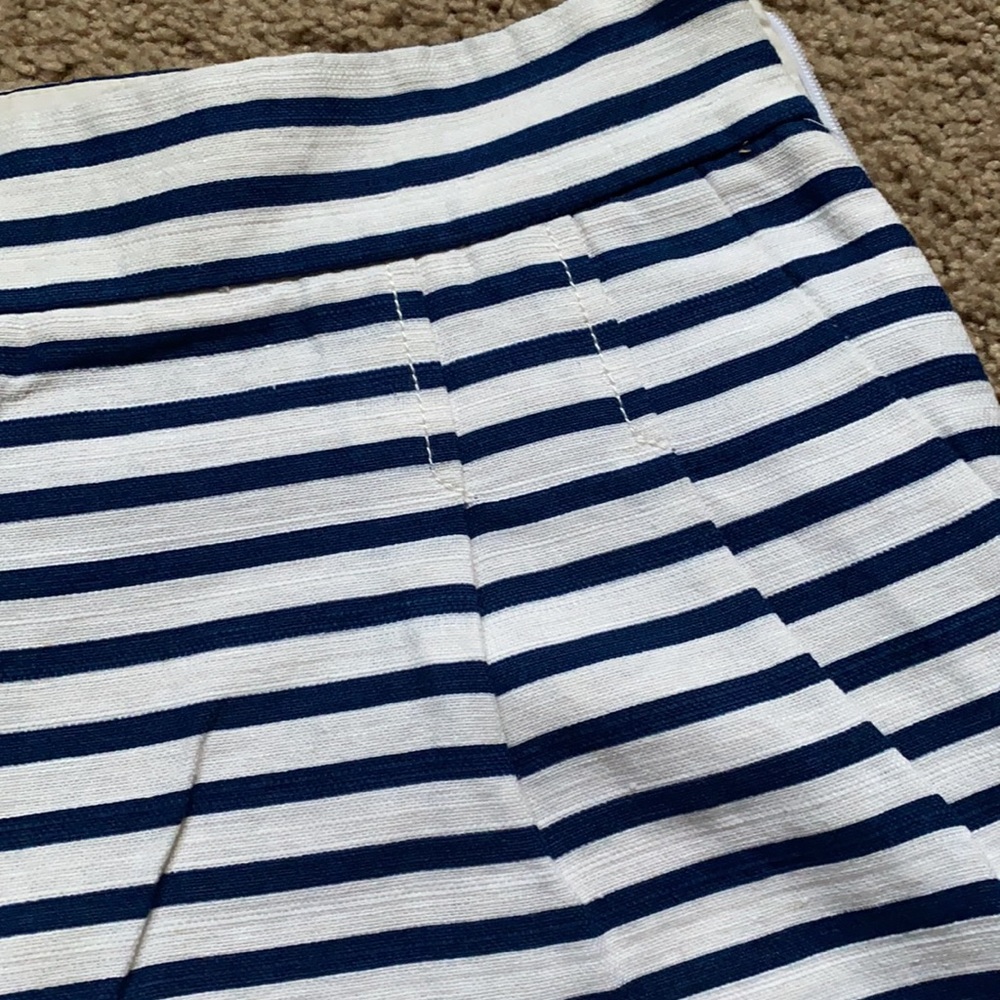 J. Crew White & Blue Cotton/Linen Pleated Shorts - Picture 3 of 6
